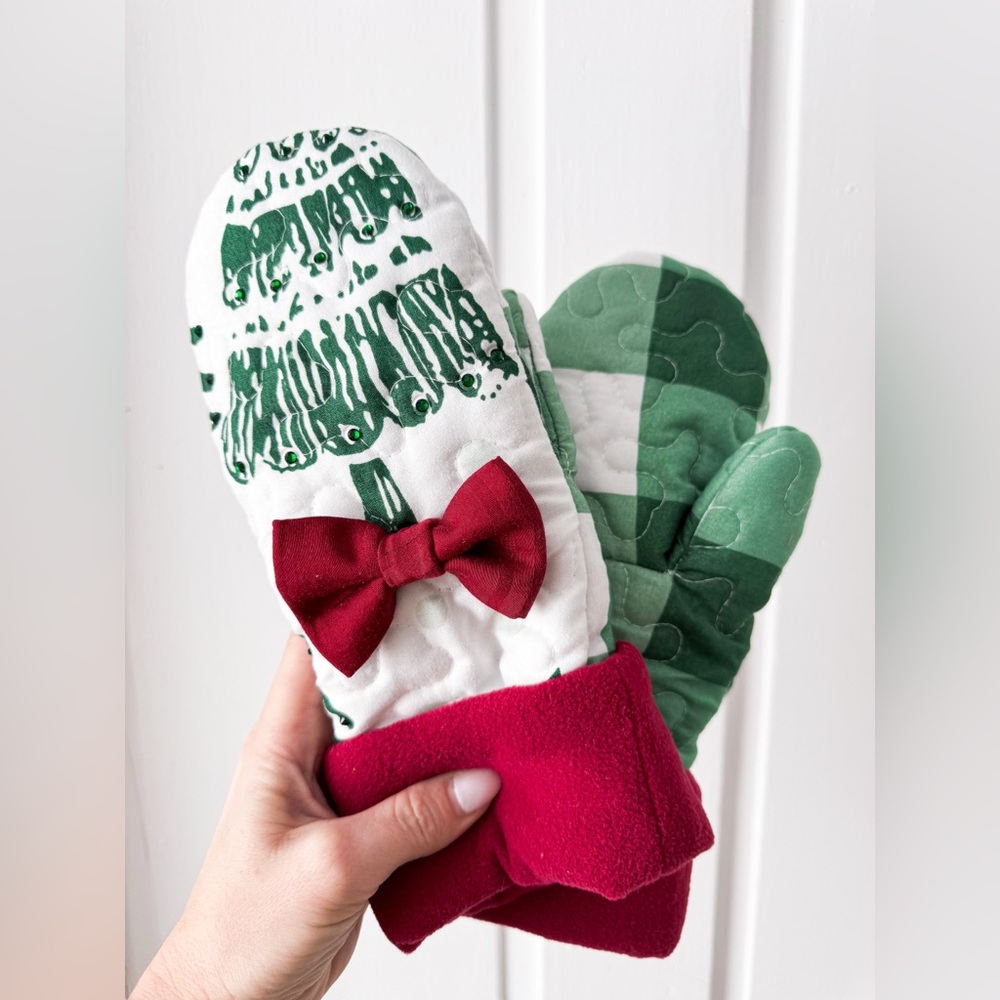 Handmade 🧵 🪡 upcycled Quilt Fleece Lined Mittens - Picture 1 of 5